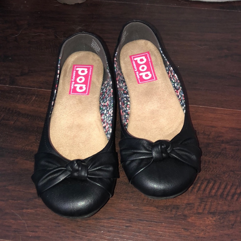 Women’s flats